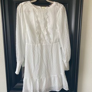 White dress from Fehrnvi online boutique